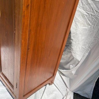 HC-006 — Chinese Green-Glass Display Cabinet (view 12)
