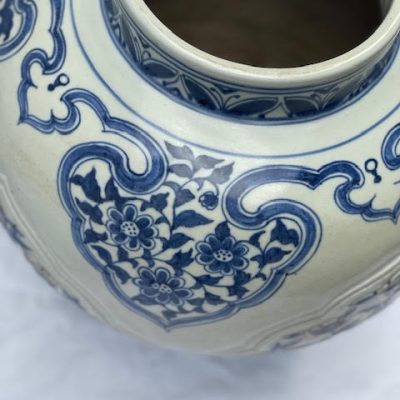 HC-009 — Large Chinese Blue-and-White Covered Porcelain Jar with Guardian-Lion Finial (view 5)