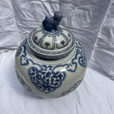 HC-009 — Large Chinese Blue-and-White Covered Porcelain Jar with Guardian-Lion Finial (view 14)
