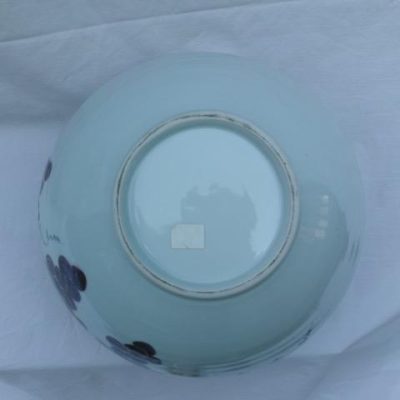 HC-011 — Grape-Motif Chinese Decorative Vessel (view 4)