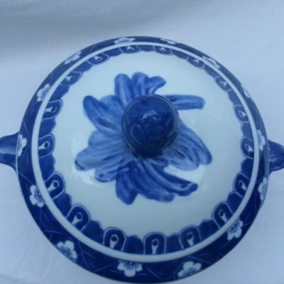 HC-018 — Large Chinese Blue-and-White Covered Bowl with Lion-Mask Handles (view 5)