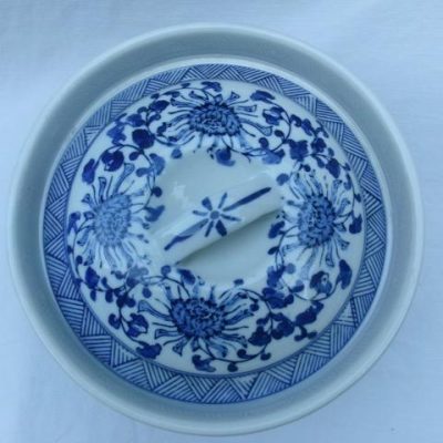 HC-023 — Chinese Blue-and-White Covered Jar (view 3)