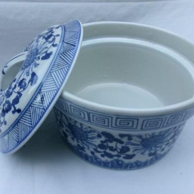 HC-023 — Chinese Blue-and-White Covered Jar (view 4)