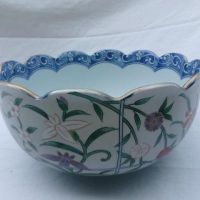 HC-025 — Scalloped Porcelain Floral Bowl (view 3)