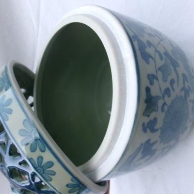 HC-026 — Chinese Blue-and-White Pierced Ceramic Potpourri Vessel (view 15)